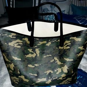 Camo tote handbag